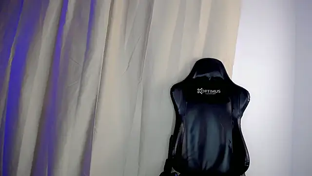 dilan hott  online show from 10-25-25, 08:25