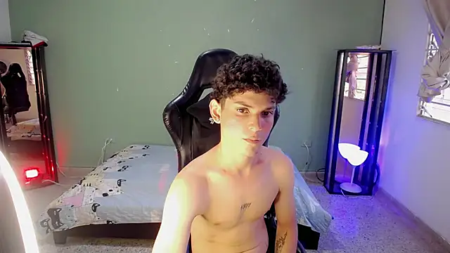 dilan hott  online show from 11-07-25, 08:20