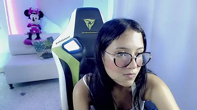 mishel hott online show from 10-18-25, 08:53