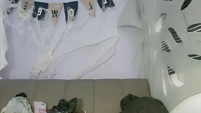 mishel hott online show from 10-30-25, 08:09