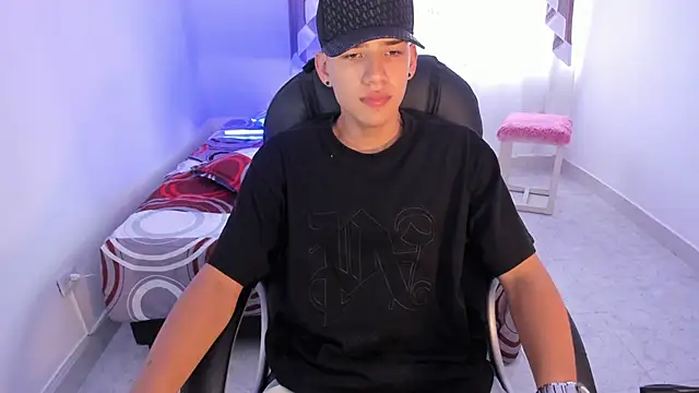 maxthomson boy online show from 09-10-25, 08:31