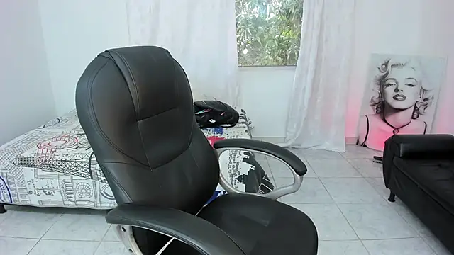 maxthomson boy online show from 09-29-25, 07:40