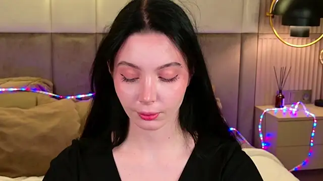 Snapshot of Goldy_Stark chatting on 10-17-25, 08:44 Goldy Stark online show from 10-17-25, 08:44