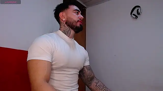 tommyblessd1 online show from 11-05-25, 06:57