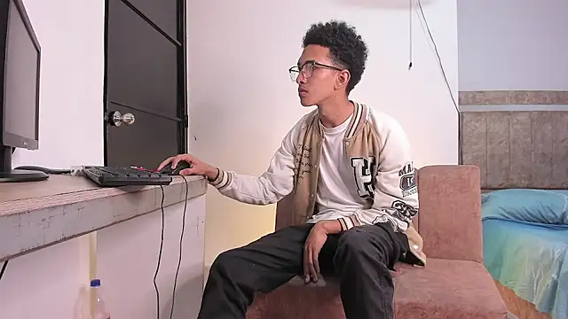 Cj davis  online show from 10-08-25, 03:37