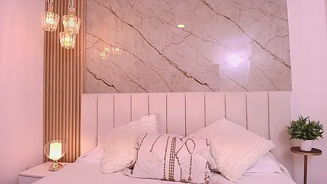 Snapshot of GraceMontgomery chatting on 10-18-25, 01:12 GraceMontgomery online show from 10-18-25, 01:12