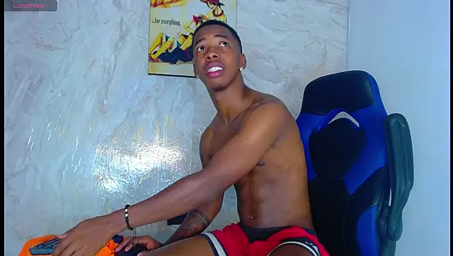 Snapshot of maicoljorda chatting on 10-14-25, 12:50 maicoljorda online show from 10-14-25, 12:50