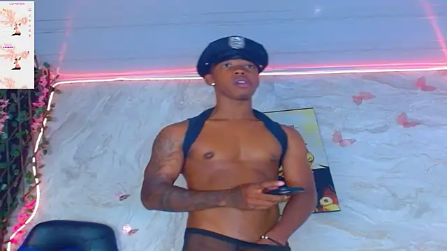 Snapshot of maicoljorda chatting on 10-31-25, 12:28 maicoljorda online show from 10-31-25, 12:28