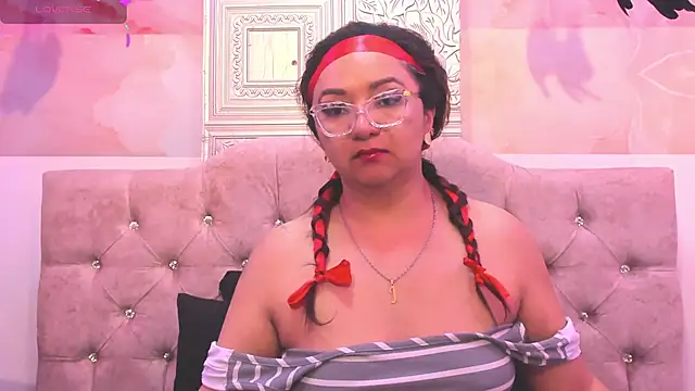 leyla smithh online show from 11-10-25, 12:26