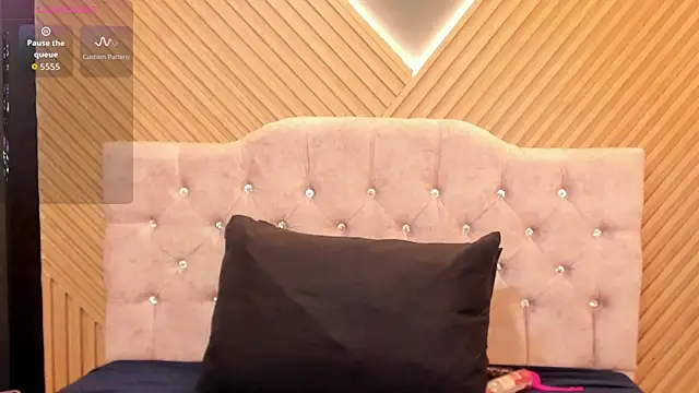 leyla smithh online show from 11-14-25, 12:37