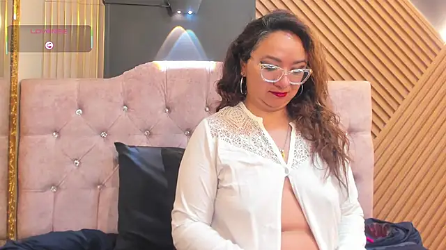 leyla smithh online show from 11-15-25, 12:34