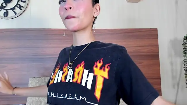 AnnyKitty  online show from 10-03-25, 03:58