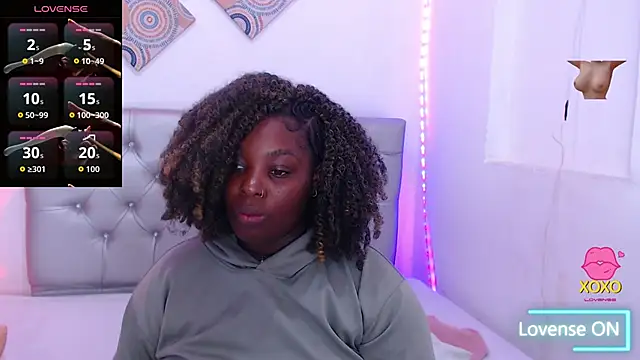 ebony NeighborMoans online show from 09-25-25, 03:54