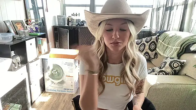 Snapshot of playwithdakota chatting on 11-26-25, 06:42 playwithdakota online show from 11-26-25, 06:42