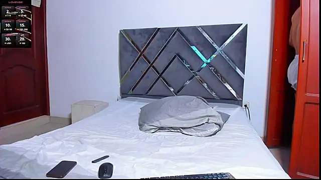 Snapshot of ArnoldSexy_ chatting on 11-10-25, 05:01 ArnoldSexy online show from 11-10-25, 05:01