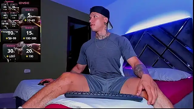 Snapshot of ArnoldSexy_ chatting on 11-29-25, 02:14 ArnoldSexy online show from 11-29-25, 02:14