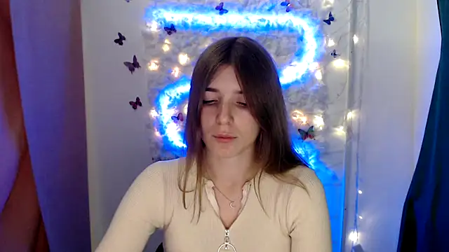 JuiceLips   online show from 09-15-25, 04:40