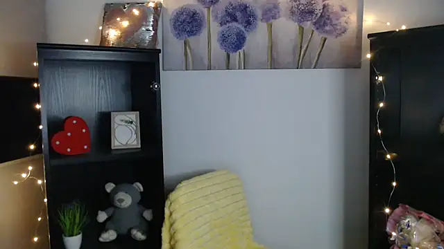 JuiceLips   online show from 11-20-25, 09:42