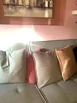 KloePink  online show from 12-18-25, 12:00