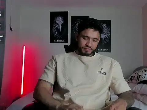 Austin torres  online show from 10-04-25, 03:48