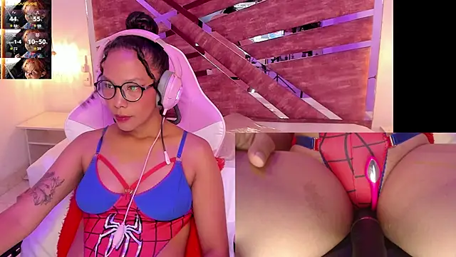 NovaLyn online show from 10-25-25, 04:31