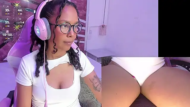 NovaLyn online show from 11-08-25, 04:23