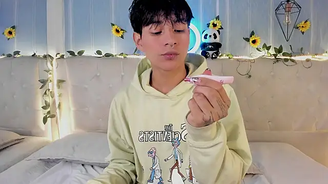 AleAurarashi online show from 12-01-25, 04:50