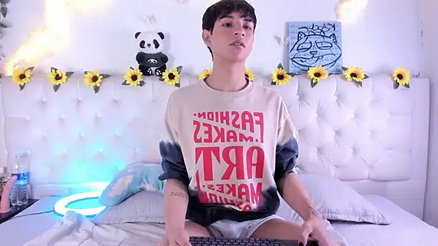 AleAurarashi online show from 01-18-26, 12:47