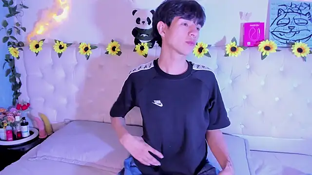 AleAurarashi online show from 02-22-26, 12:26