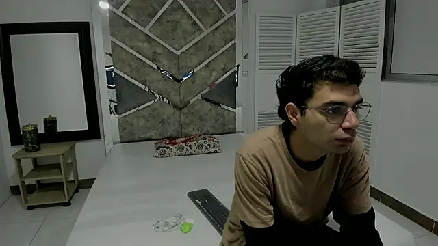 AronWilde online show from 10-07-25, 05:37