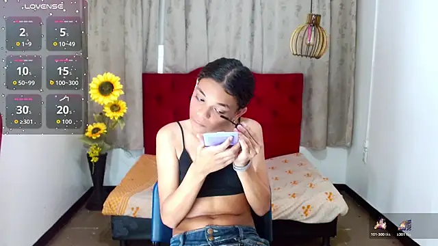 luisa  torres online show from 11-19-25, 03:17