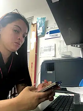 Snapshot of marianm29 chatting on 01-08-26, 02:52 marianm29 online show from 01-08-26, 02:52