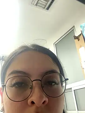 Snapshot of marianm29 chatting on 01-15-26, 02:43 marianm29 online show from 01-15-26, 02:43