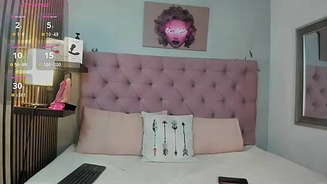 luna  dance online show from 10-18-25, 03:42