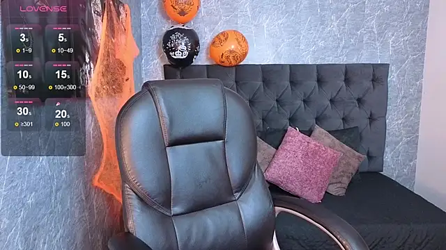 luna  dance online show from 10-30-25, 03:52