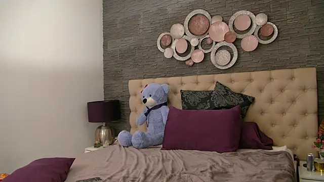 VannyFoxx online show from 10-14-25, 07:03