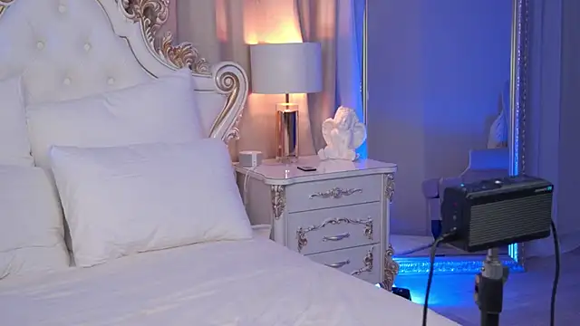 Snapshot of JaneBrock chatting on 04-15-26, 07:58 JaneBrock online show from 04-15-26, 07:58