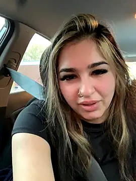 BrunetteBrat-xo online show from 10-28-25, 07:01