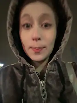 FroggyAnna online show from 10-27-25, 03:27