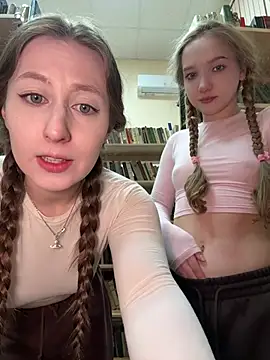 Snapshot of FroggyAnna chatting on 01-17-26, 06:22 FroggyAnna online show from 01-17-26, 06:22