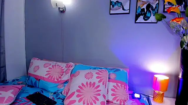 Zoee10 online show from 11-07-25, 05:02