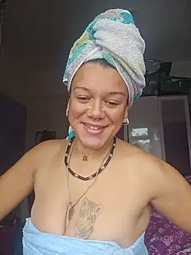 Snapshot of GoddessChantelle chatting on 11-15-25, 11:40 GoddessChantelle online show from 11-15-25, 11:40