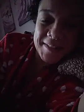 Snapshot of GoddessChantelle chatting on 12-17-25, 12:11 GoddessChantelle online show from 12-17-25, 12:11