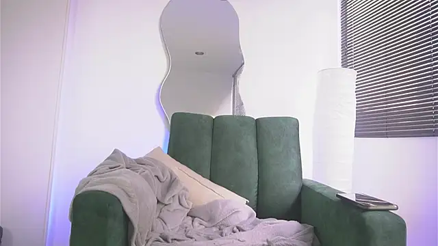 a Malgosia mako online show from 10-05-25, 05:44