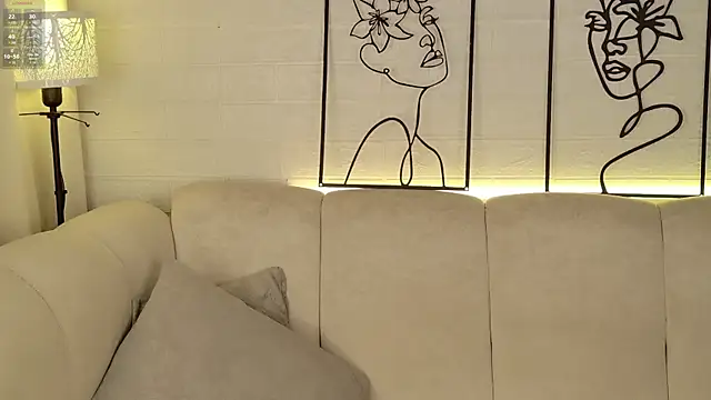 Snapshot of VioletBlacke_ chatting on 01-16-26, 01:04 VioletBlacke online show from 01-16-26, 01:04