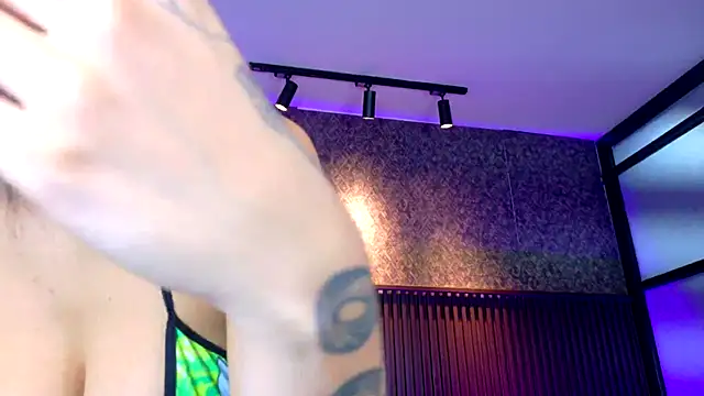 Snapshot of AshleyBaker1 chatting on 11-05-25, 02:50 AshleyBaker1 online show from 11-05-25, 02:50