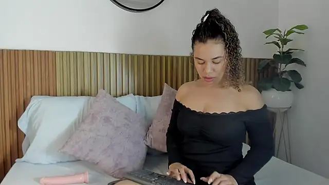 angie leonn online show from 10-15-25, 12:27