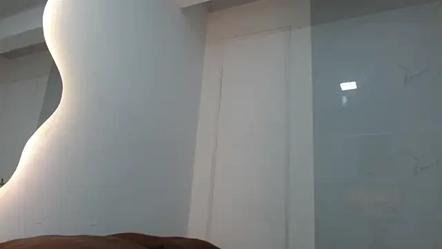 KiraaWild online show from 11-12-25, 02:17