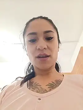 Liahdiaz  online show from 10-21-25, 01:34