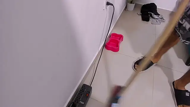 Rihanna hotx online show from 12-21-25, 03:35